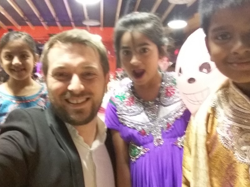 Magicien close-up à Lyon pour un mariage indien à Rillieux-la-Pape à l'Espace 140