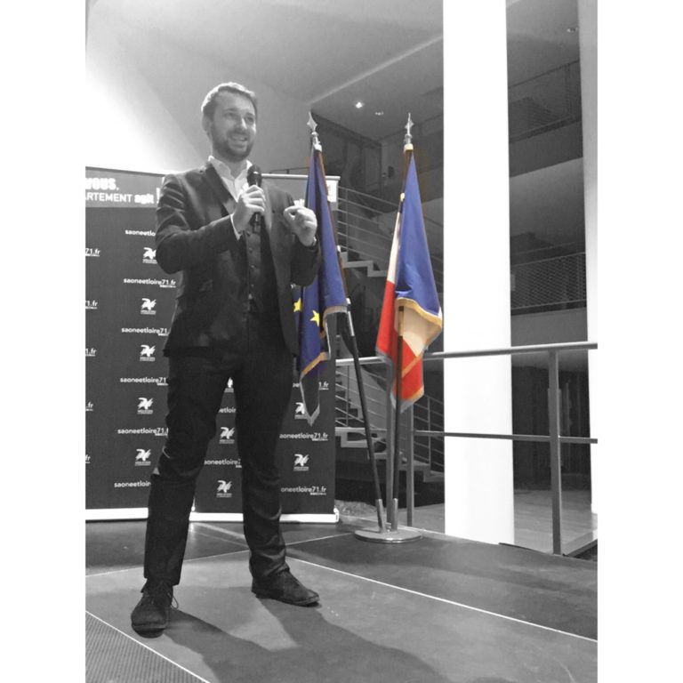 Speaker conférencier magicien pour le département de Saône-et-Loire, cérémonie des voeux