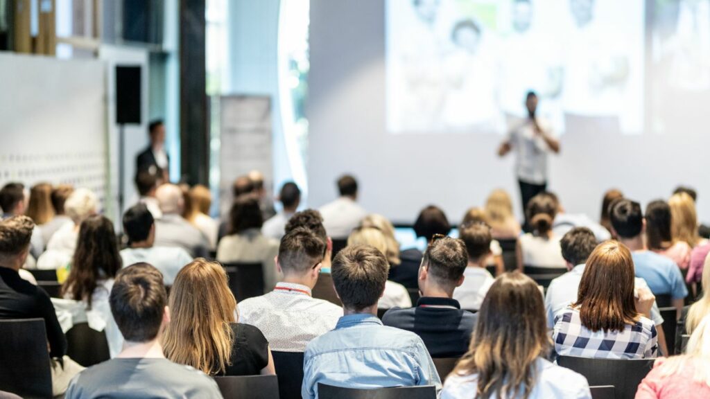 Conférencier Magicien spécialiste de la créativité et de la mémoire