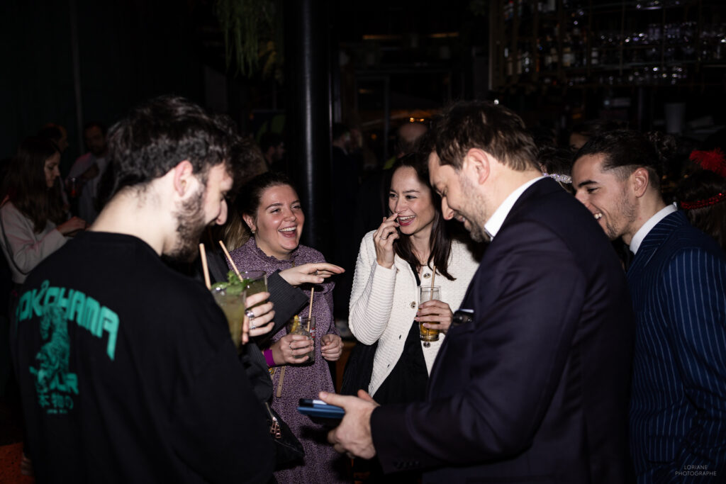 Magicien close-up à Lyon Hervé Troccaz lors d'une soirée d'entreprise