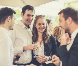 Hervé Troccaz, magicien à Lyon lors d'une soirée au restaurant