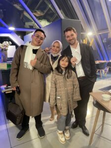 Hervé Troccaz, animateur d'entreprise à Lyon lors d'une soirée d'entreprise à Confluence