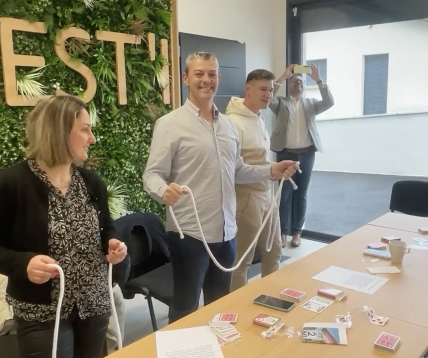 Pourquoi organiser un atelier de magie en entreprise à Lyon pour motiver vos collaborateurs ?