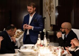 Hervé Troccaz, magicien en Auvergne-Rhône-Alpes pour une soirée d'entreprise