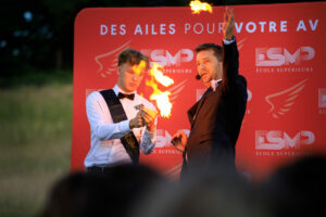 Hervé Troccaz, maitre de cérémonie pour une remise de diplômes de l'école ESMP