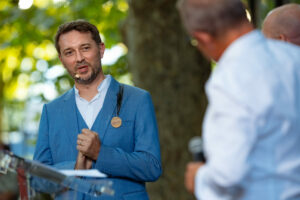 Hervé Troccaz, maitre de cérémonie à Lyon à la Maison Gerland pour les 100 ans de l'entreprise CTP